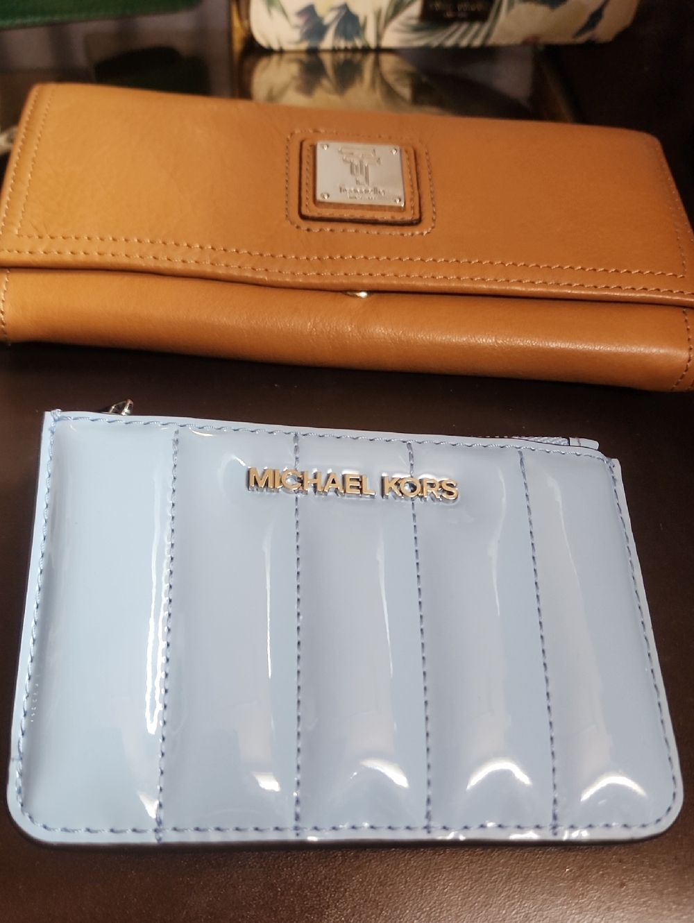 Sellers Bundle Of 7 Bags, 3 Henri Bendel, 2 Michael Kors, 2 Tignanello Euc - Picture 5 of 16
